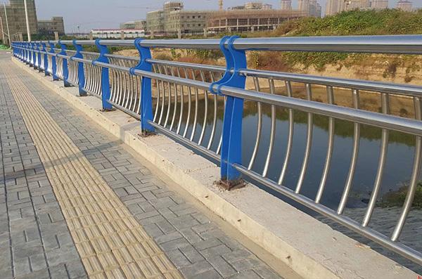 ����־��ۻ���